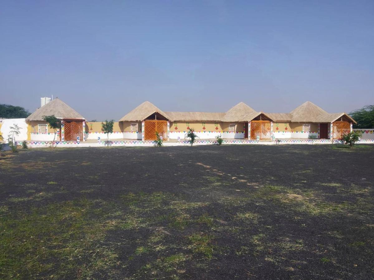 Banni Village Resort - Rann Of Kutch Bherandiāla Exterior foto