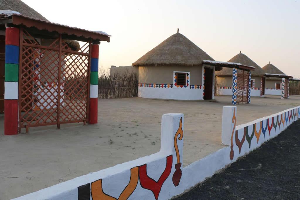 Banni Village Resort - Rann Of Kutch Bherandiāla Exterior foto