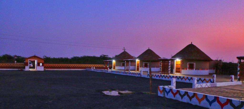 Banni Village Resort - Rann Of Kutch Bherandiāla Exterior foto